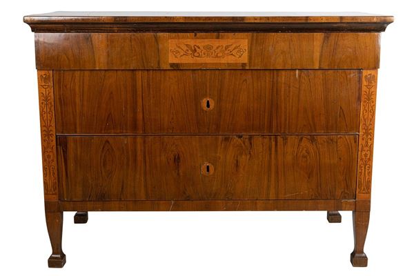 Chest of drawers in walnut wood
