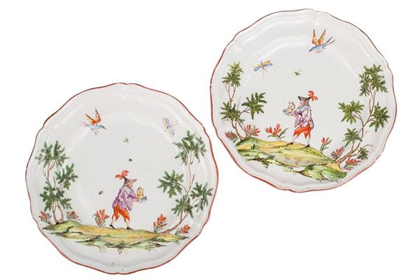 Coppia di piatti in ceramica