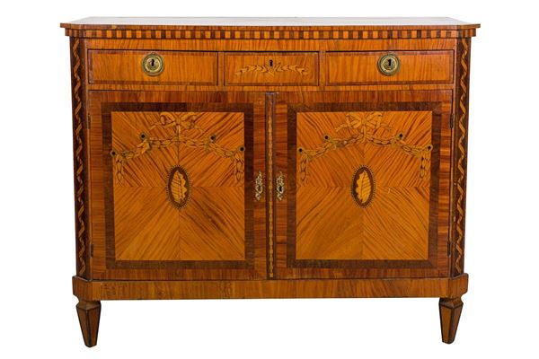Credenza lastronata in legni vari