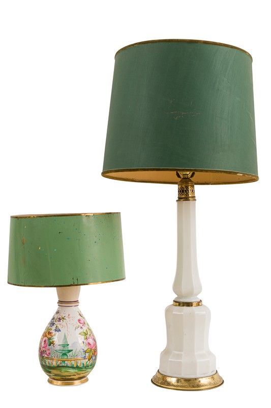 Lot of two porcelain lamps