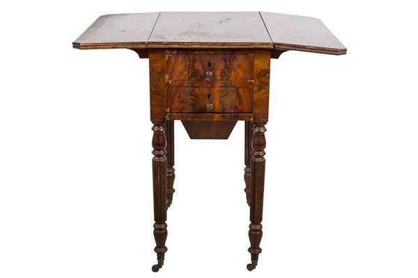 Mahogany feather table