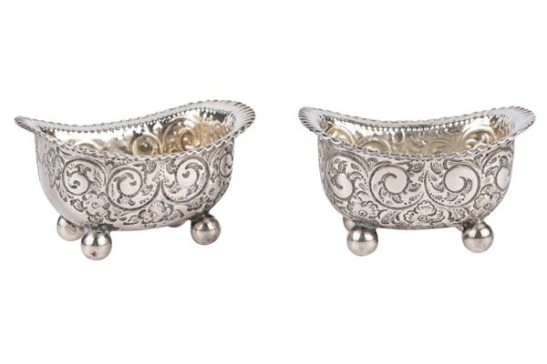 Coppia di saliere in argento