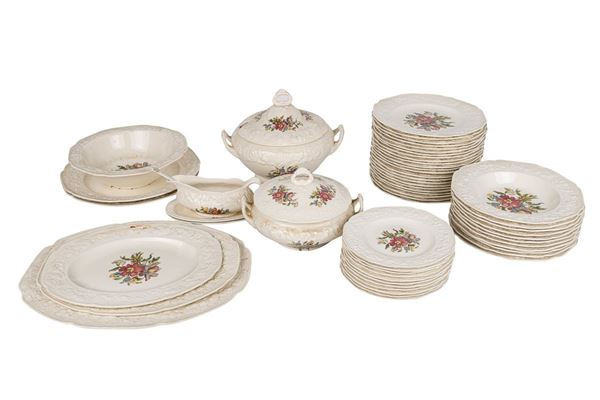 Porcelain plate set