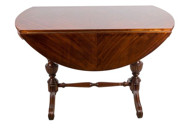 Table with bands in mahogany wood