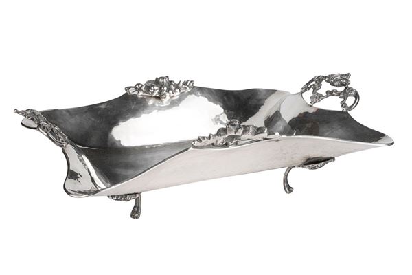 Silver metal centerpiece