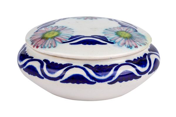 Scatola in maiolica smaltata 
