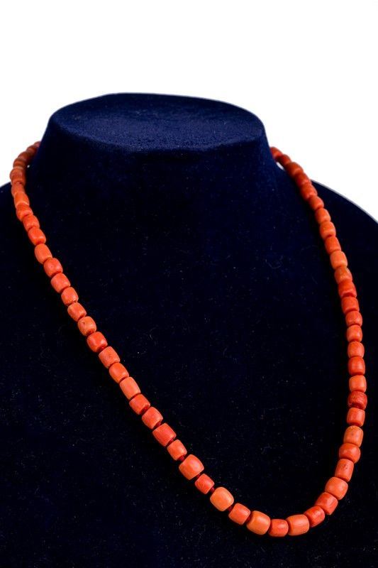 Collana in corallo mediterraneo rosso degrad&#233;