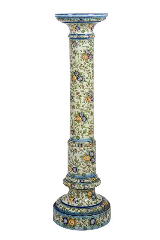 Polychrome ceramic column