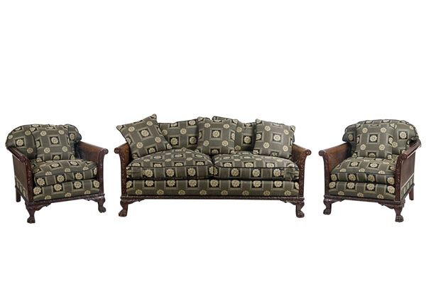 Colonial sofa and chairs