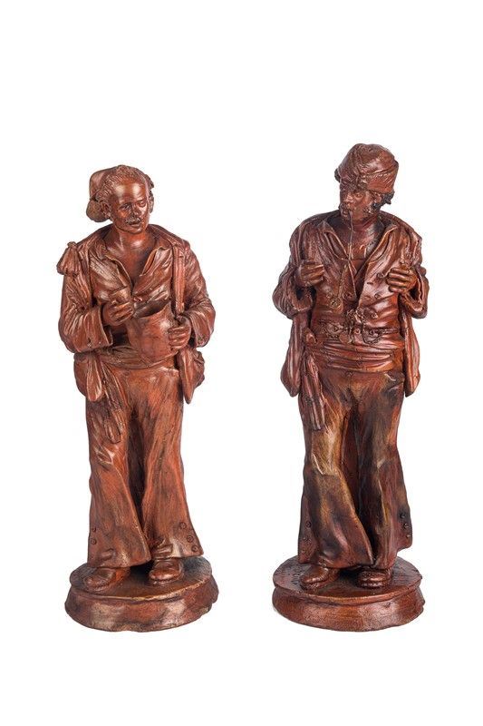 Lot of two figurines