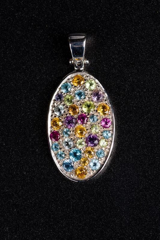 18kt white gold pendant