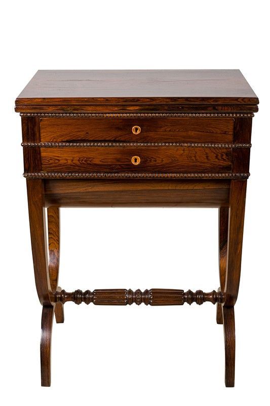 Openable table for play use