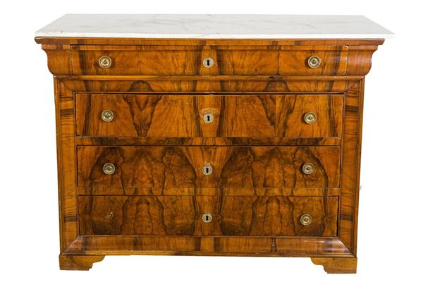 Chest of drawers