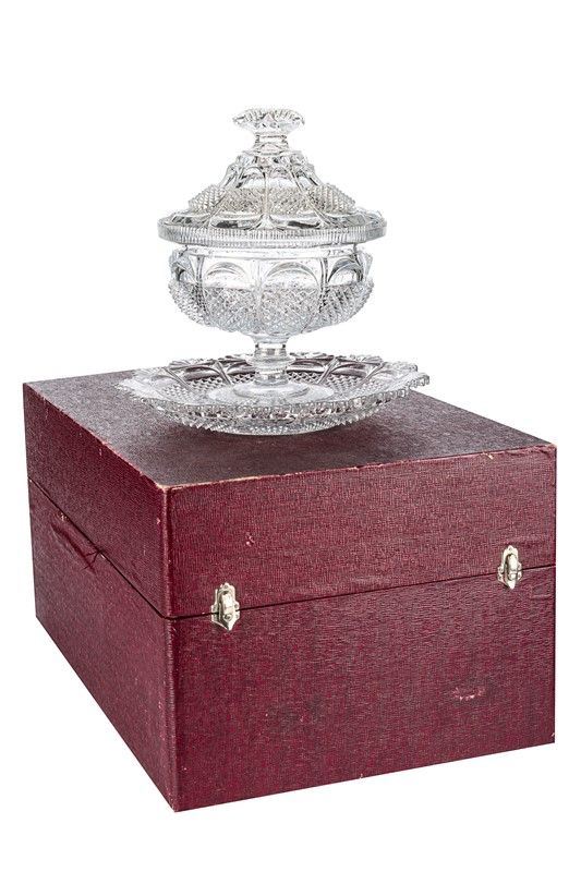 Le Creusot Drageoir with crystal placemat