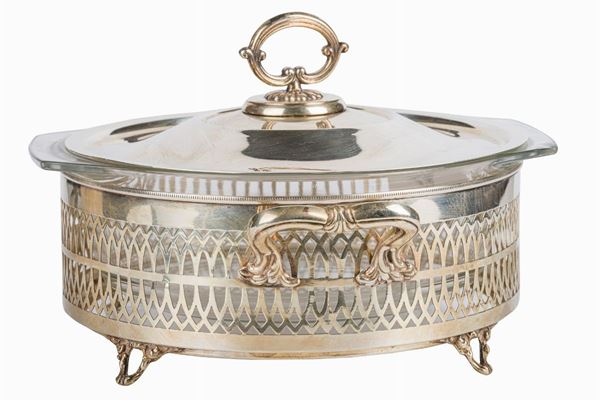 Silver metal chafing dish