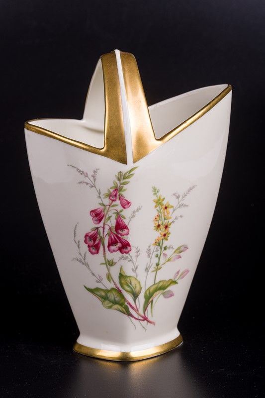 Porcelain basket