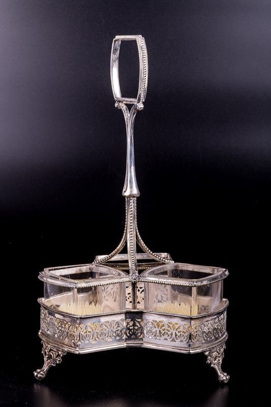 Condiment set in silver metal
