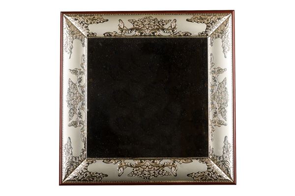 Mirror frame in silver