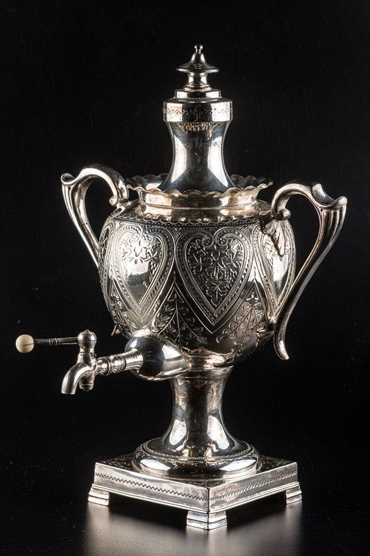 Samovar in metallo argentato