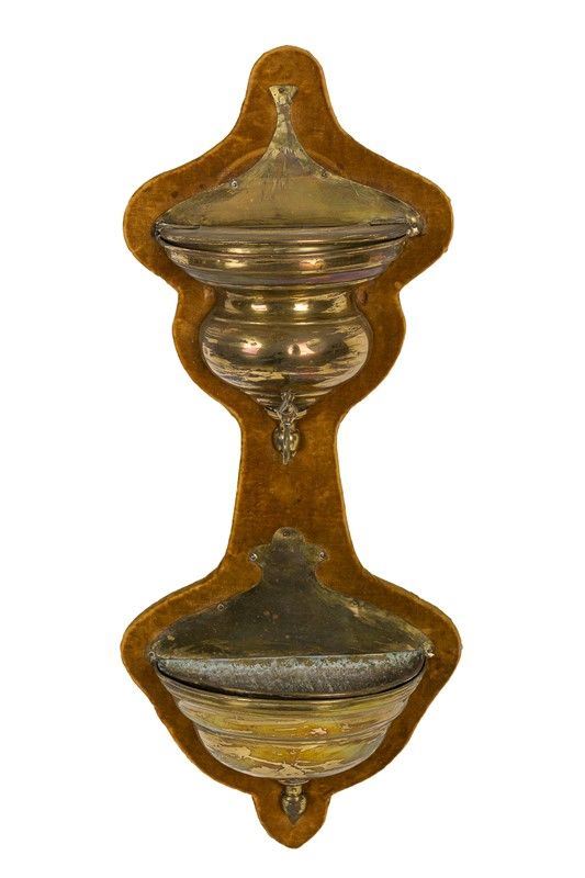 Wall fountain