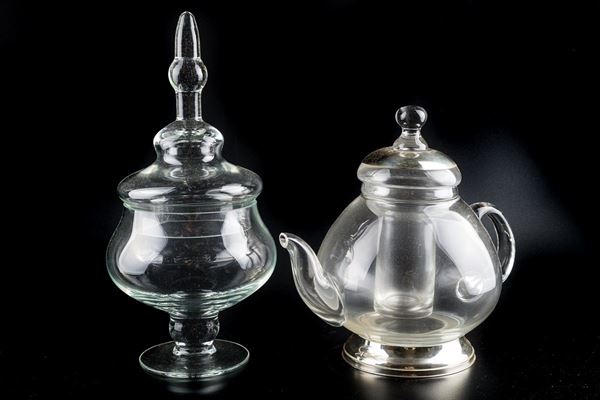 Lot of a teapot and a cookie holder
