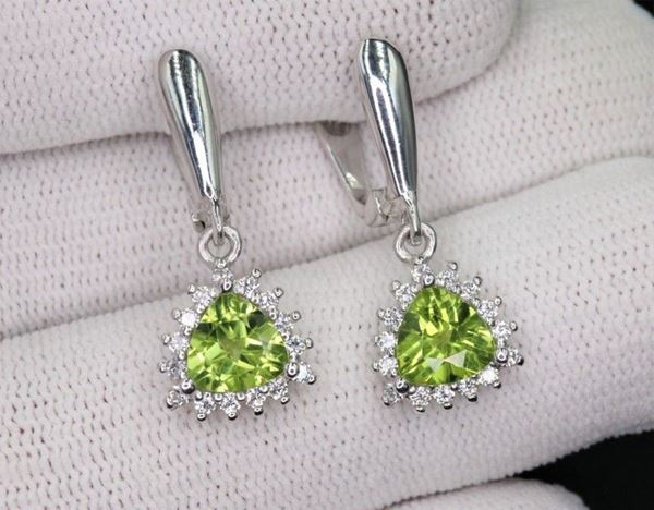 Paio di orecchini in argento 925 con zirconi e peridoto naturale