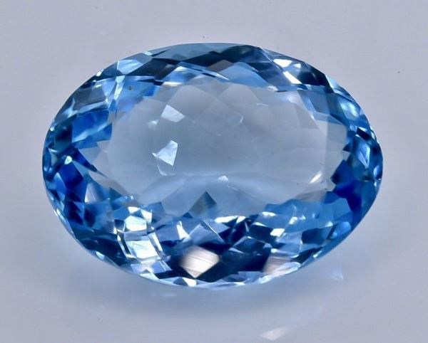 Topazio blu naturale