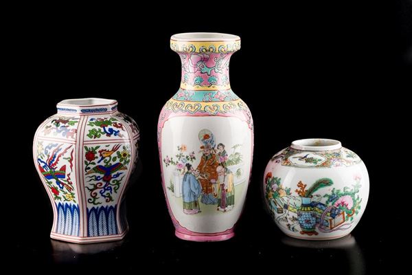 Lot of three vases