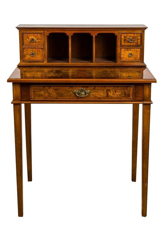 Desk in walnut and walnut burl