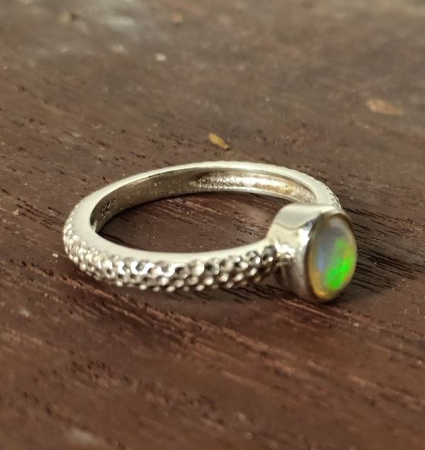 Anello in argento 925 con opale Welo
