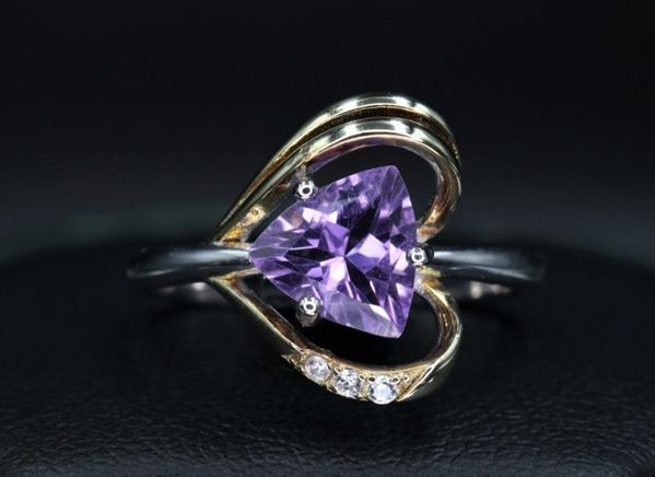 Anello a cuore in argento 925 color oro e bianco con ametista e zirconi