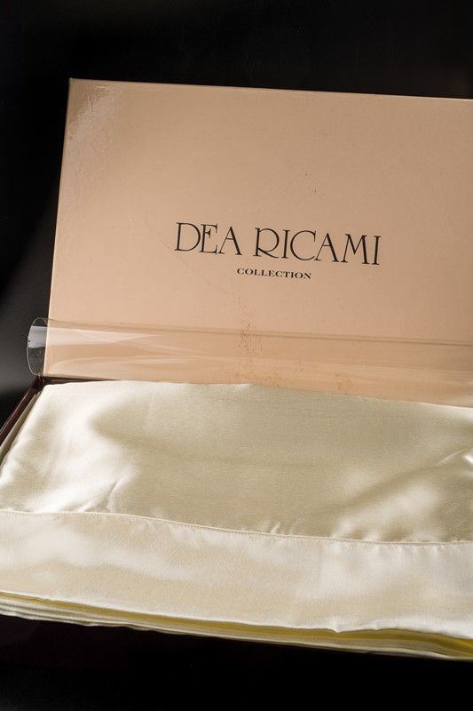 Cream-colored double kit