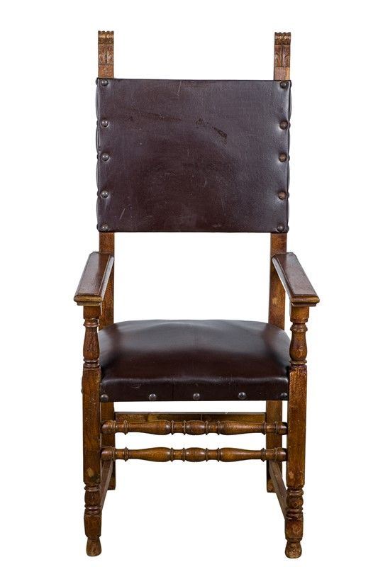 Armchair in walnut