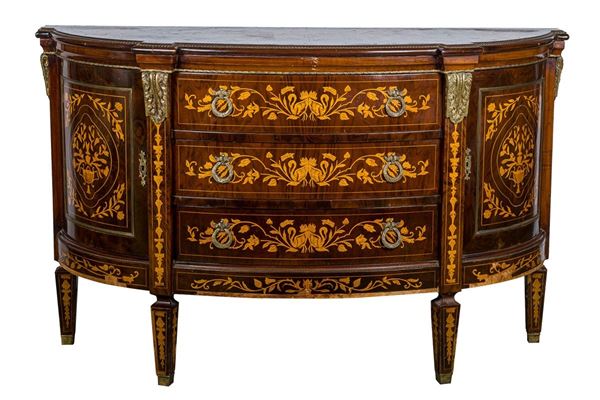 Chest of drawers