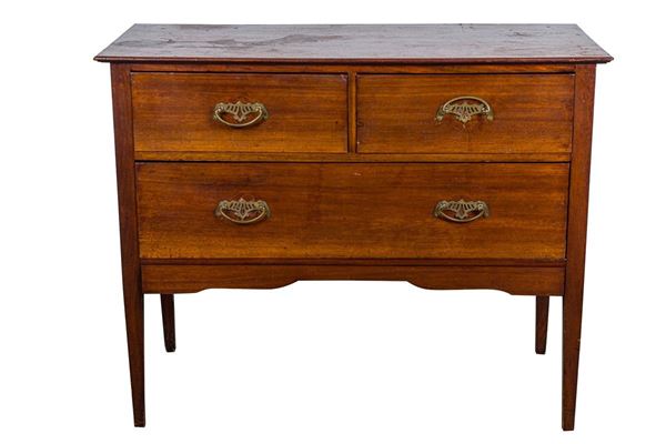 Chest of drawers in walnut