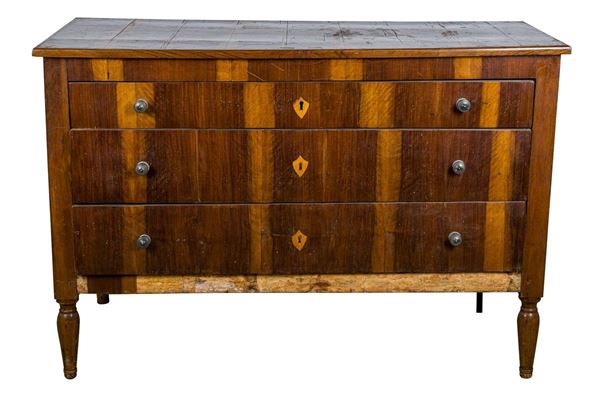Chest of drawers veneered in walnut