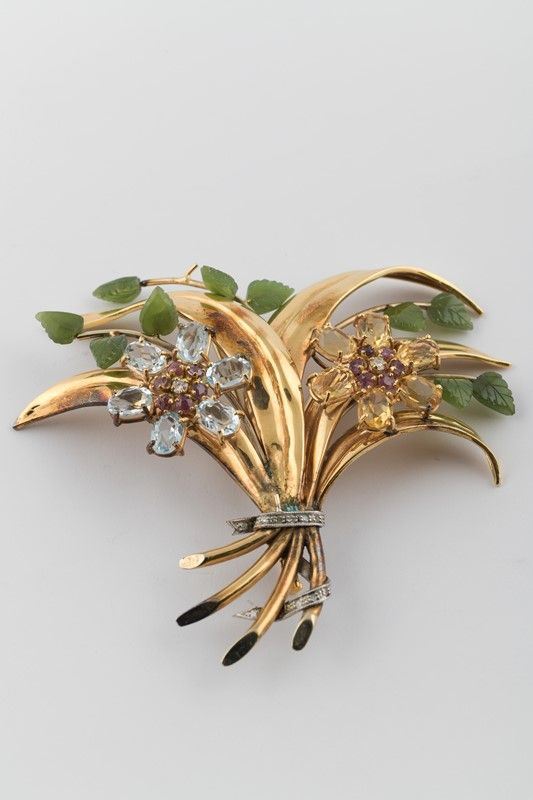 Flower bouquet brooch