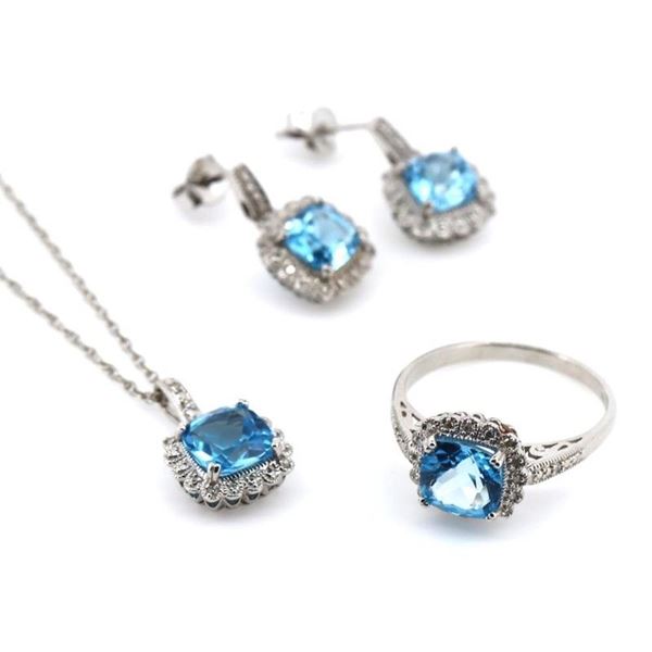Parure in argento 925 composta da anello, orecchini e collana