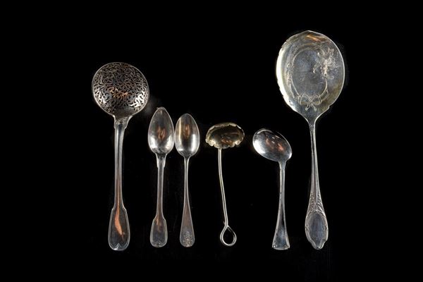 Lot of three teaspoons and three silver serving cutlery