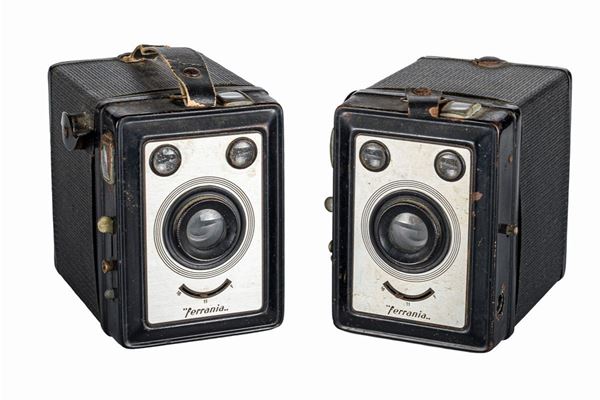 Lot of two vintage Ferrania cameras