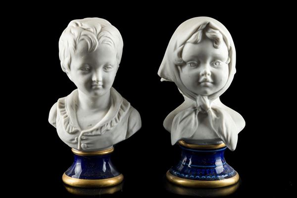 Lot of two sculptures
