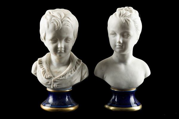 Lot of two sculptures