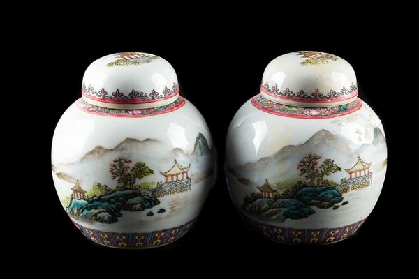 Pair of small poticas