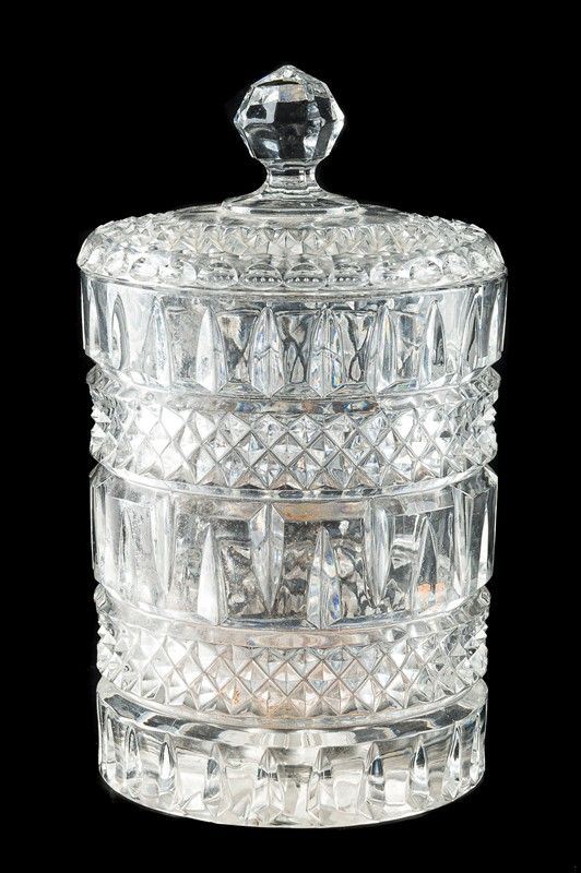 Counter-cut crystal box