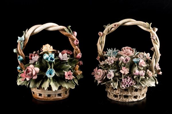 Coppia di cestini con fiori Capodimonte