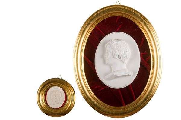 Lot of two plaster ovals