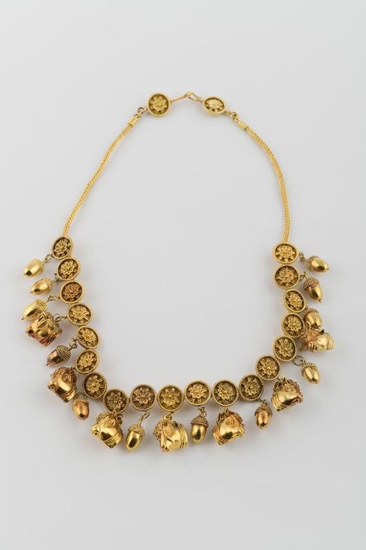 Collana stile archeologico 