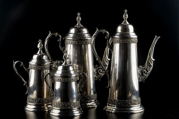 Servizio da t&#232; e caff&#232; in argento 800