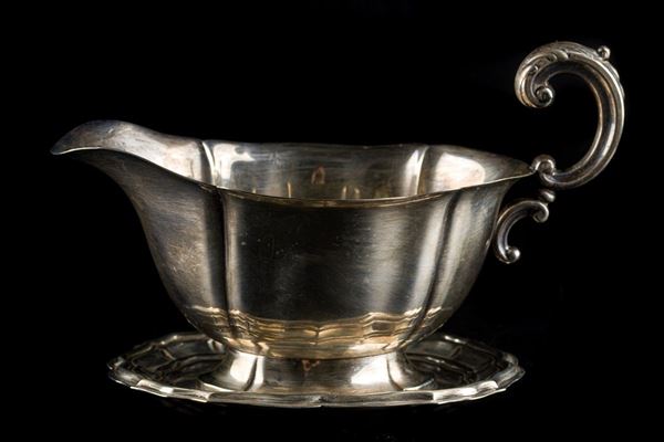 Gravy boat with silver underplate