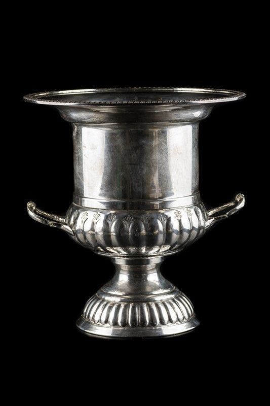 Ice bucket in silver and copper
